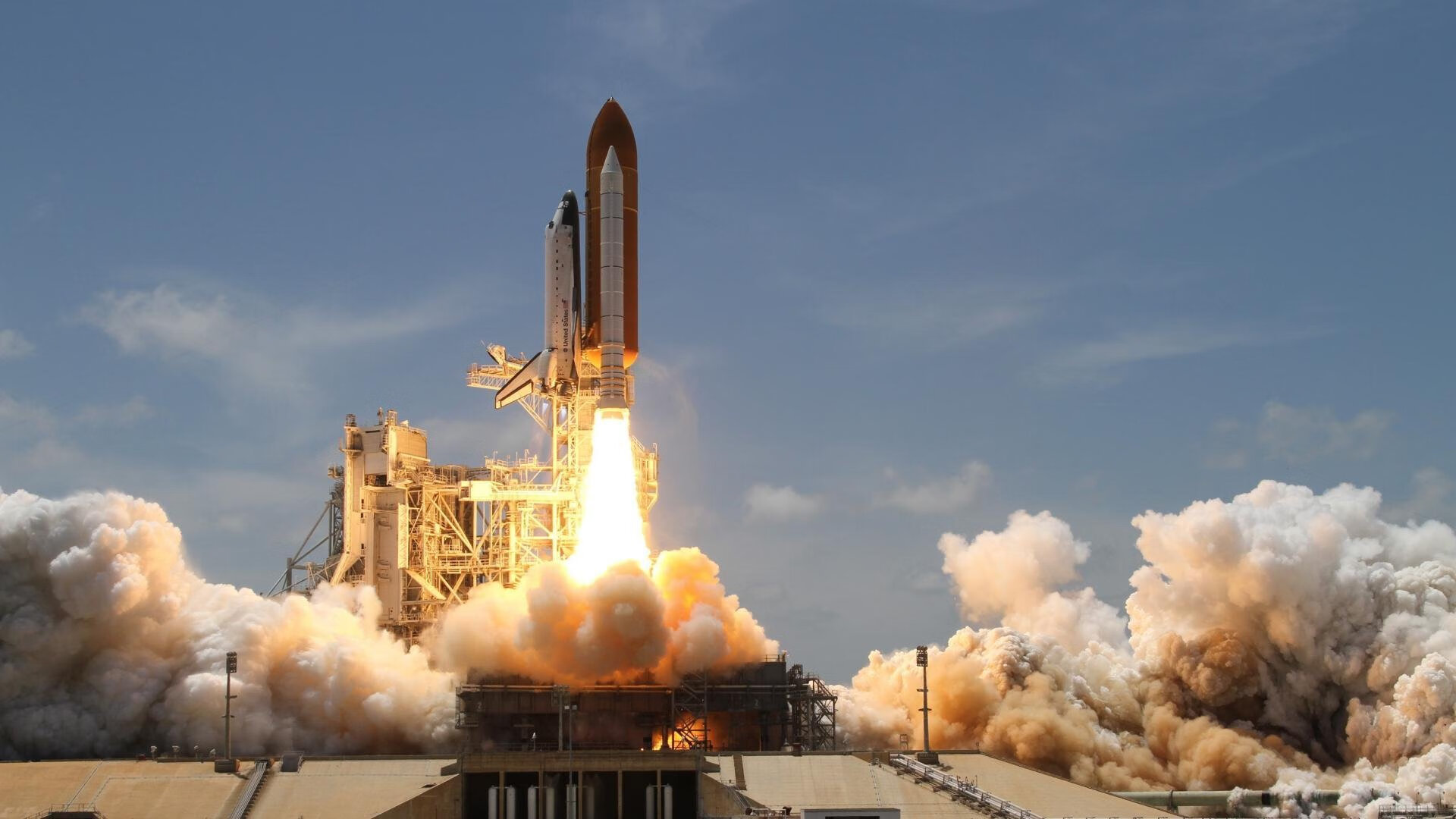 西甲“天王”闪耀全场，精彩进球和关键扑救赢得掌声，西甲首秀