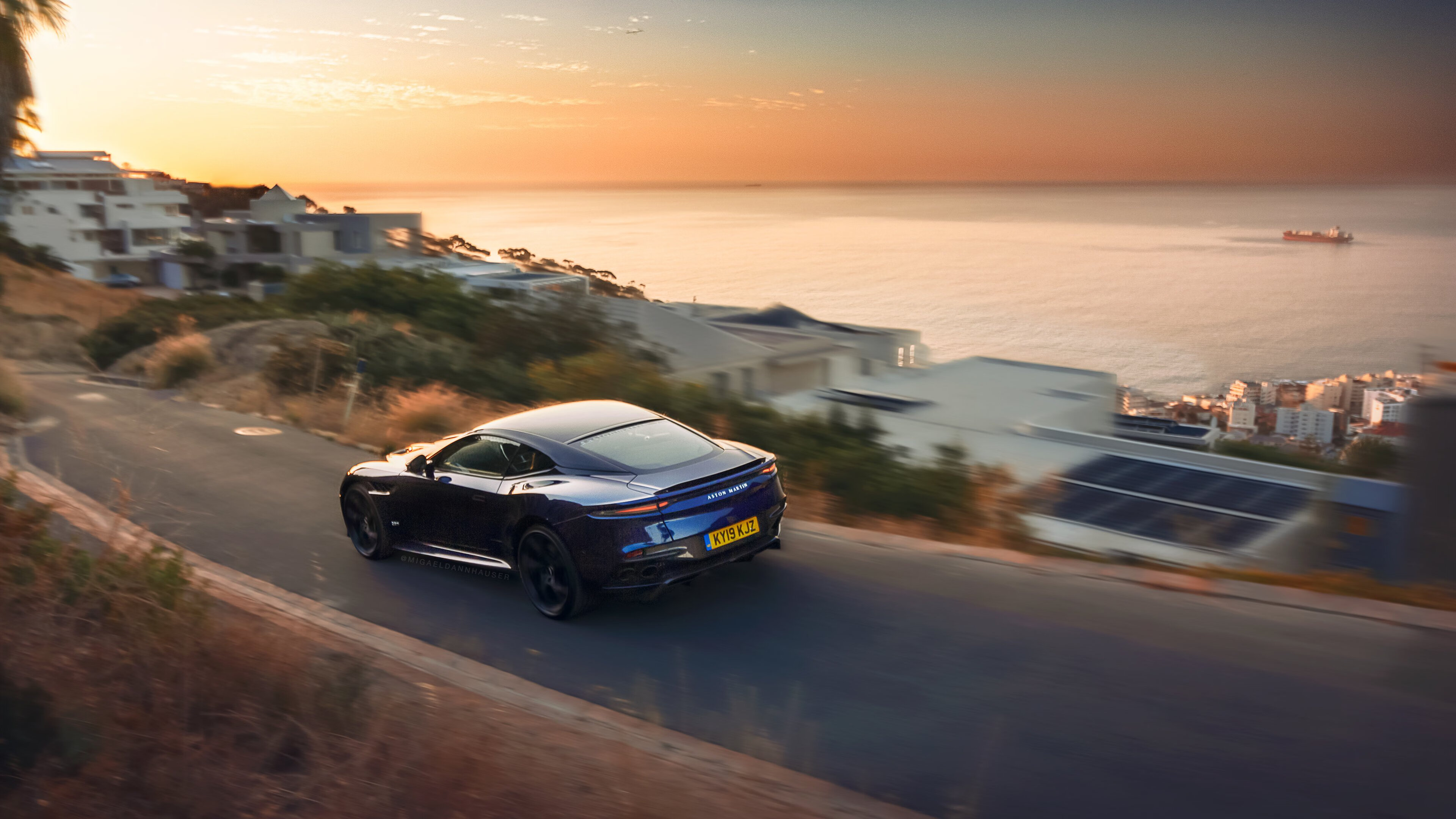 日本骑手吉塔·日特科维奇荣获2024年最佳障碍赛骑手奖，表彰其卓越表现。